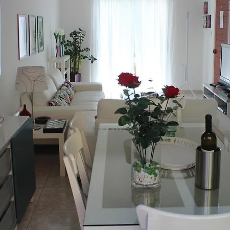 Estia Luxury Maisonette Дом отдыха Пафос